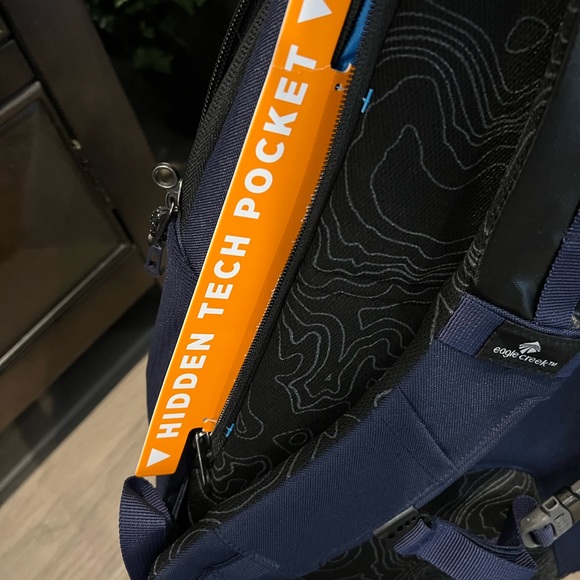 Eagle Creek Wayfinder Backpack 20L - NEW - Picture 8 of 12